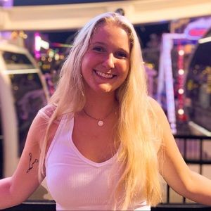 Meet your Posher, Amanda